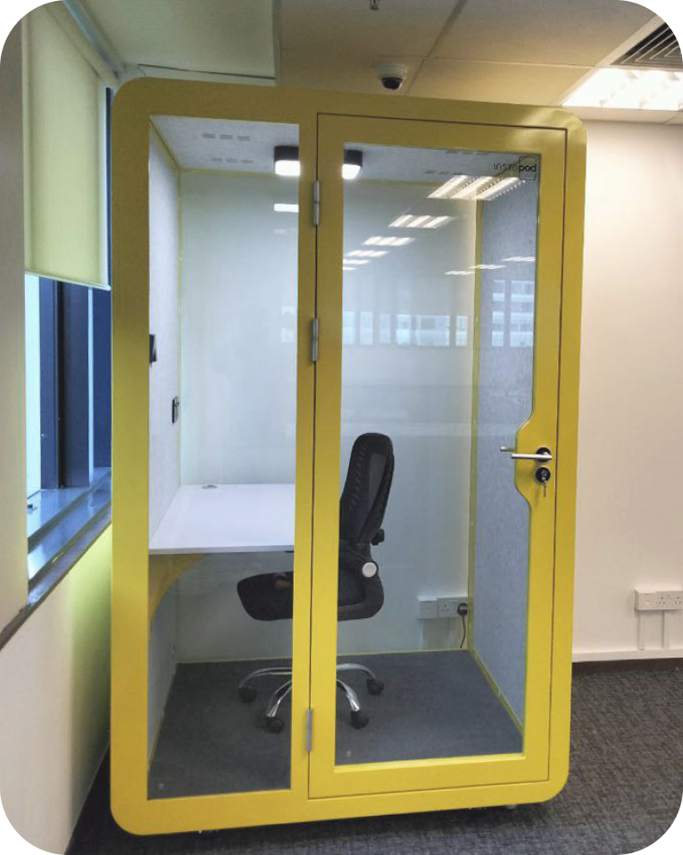 Instapod-indoor-office-booth-numero-series-solo-black-showcase