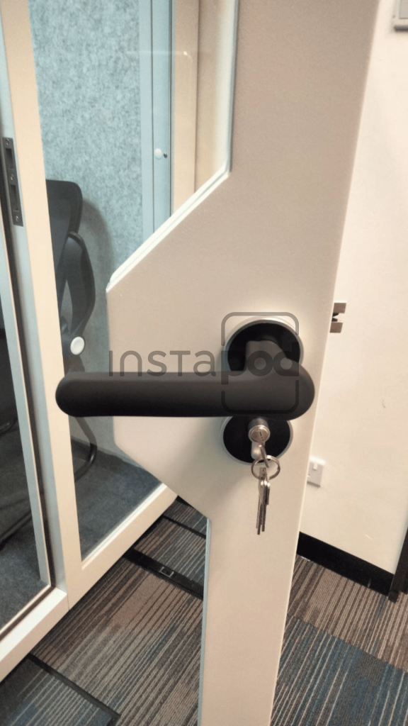 instapods-indoor-office-booth-features-installed-door-closer